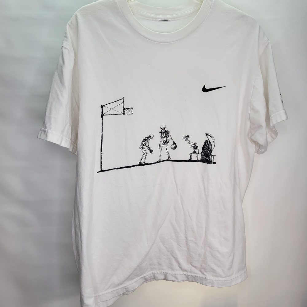 Nike AG Vntg Skeletons Playing Basketball T-shirt White Black No tags S Large